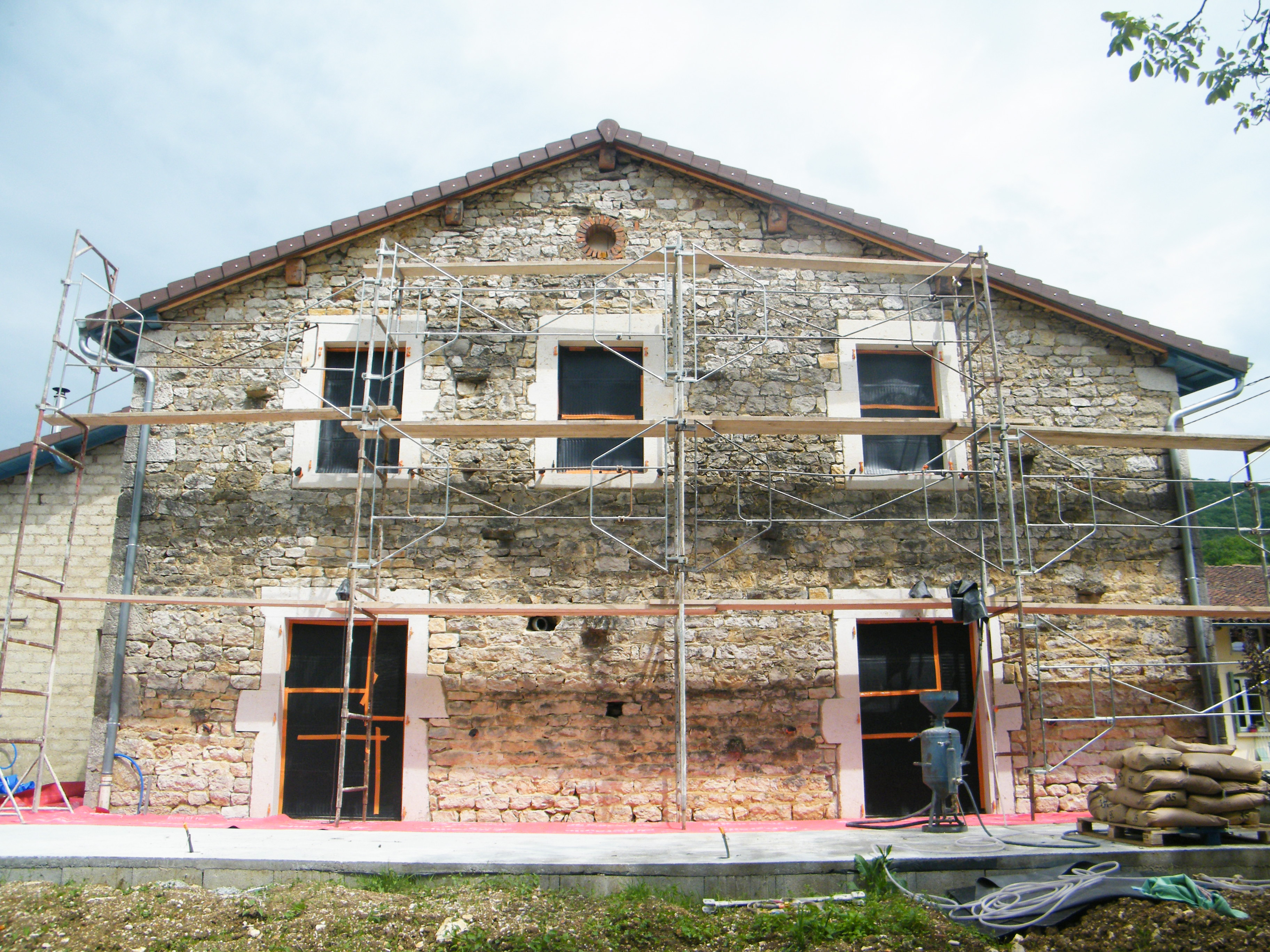 Restauration de façade anciennes - 01370 PRESSIAT VAL-REVERMONT