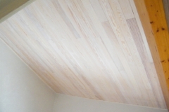 Isolation toiture - finition lambris lasuré blanc